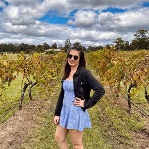 Meet your Posher, Monica